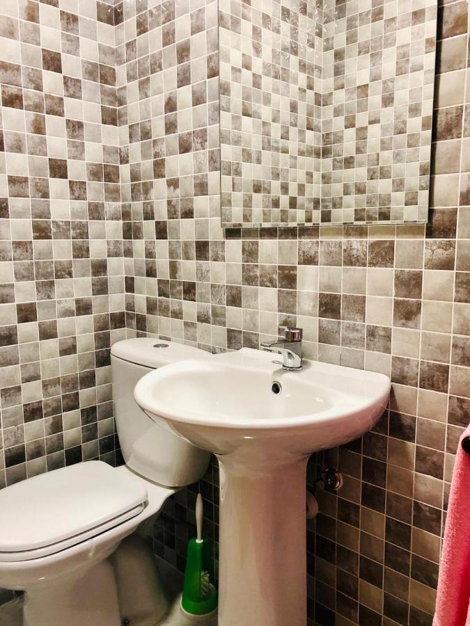 Low Cost Rooms La Merced Málaga Eksteriør billede