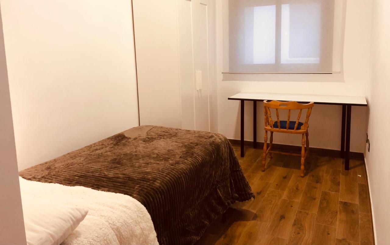 Low Cost Rooms La Merced Málaga Eksteriør billede